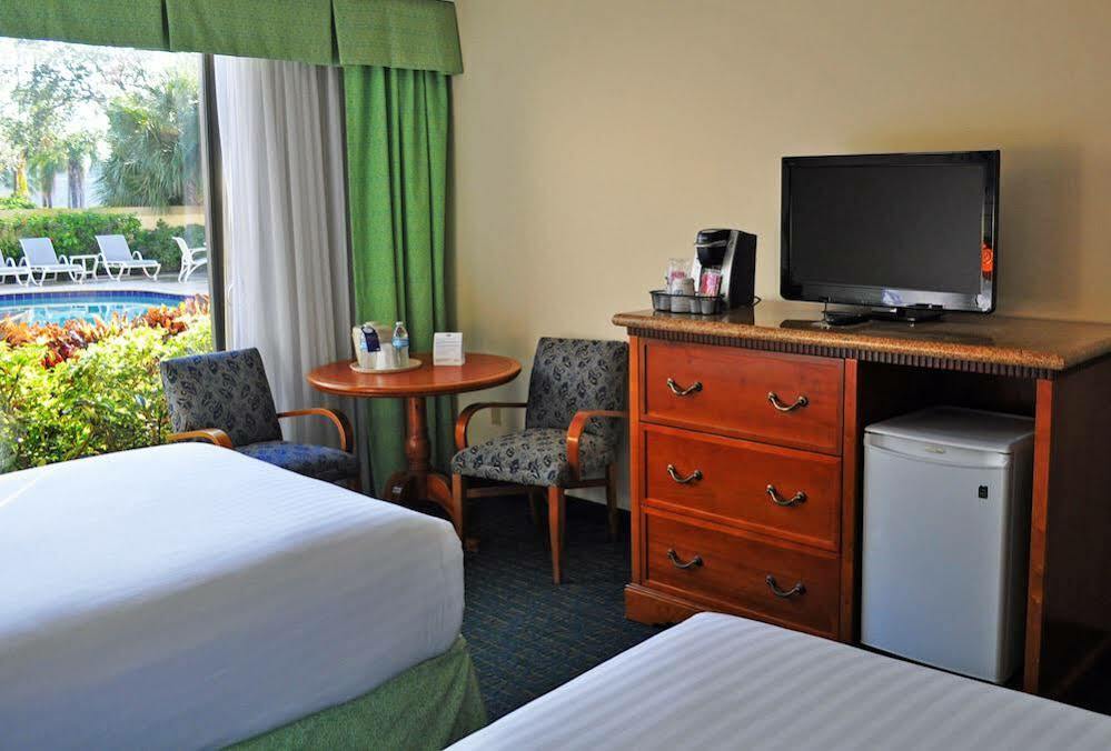 Holiday Inn Express Boca Raton - West By Ihg Eksteriør bilde