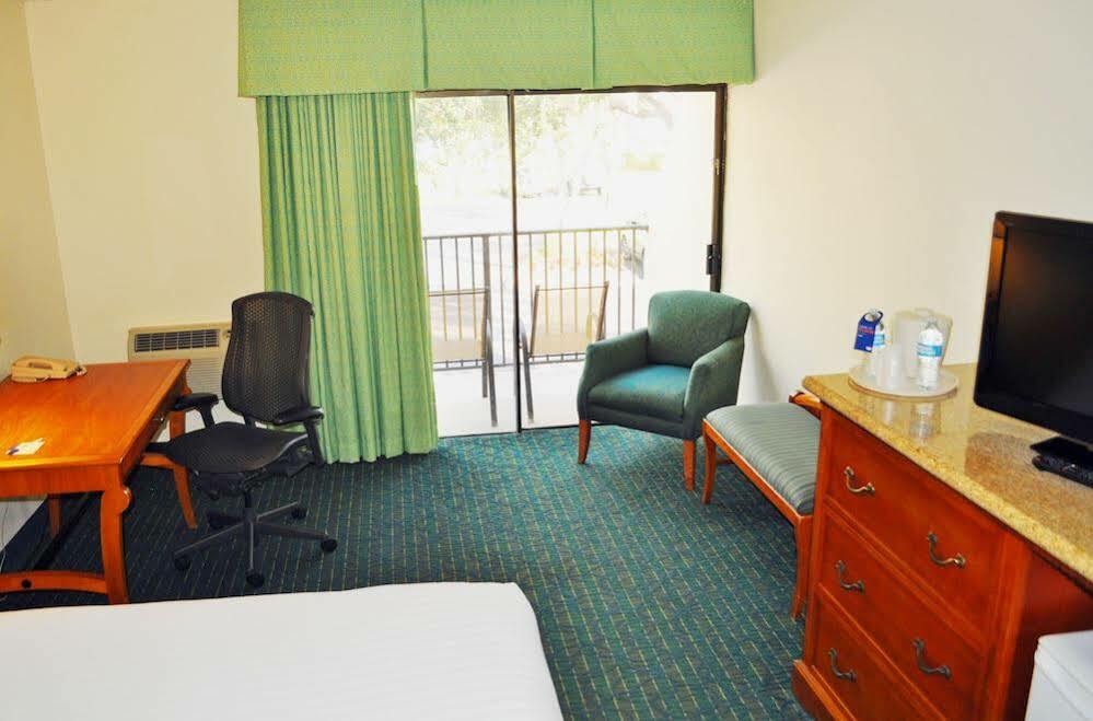 Holiday Inn Express Boca Raton - West By Ihg Eksteriør bilde